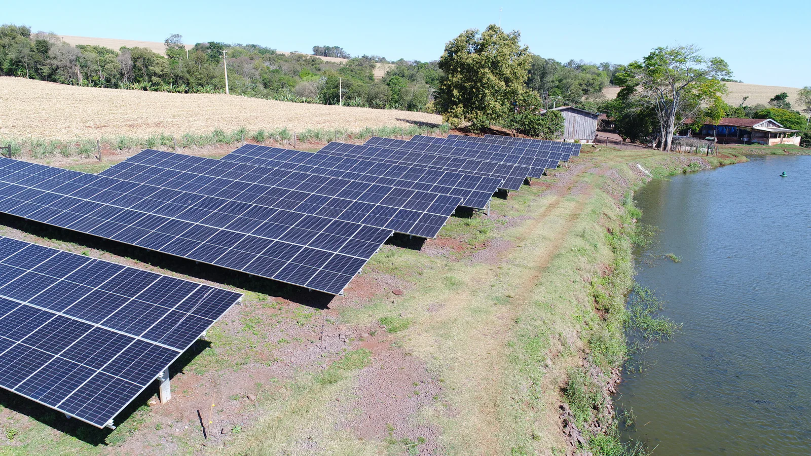 Painéis solares em operação